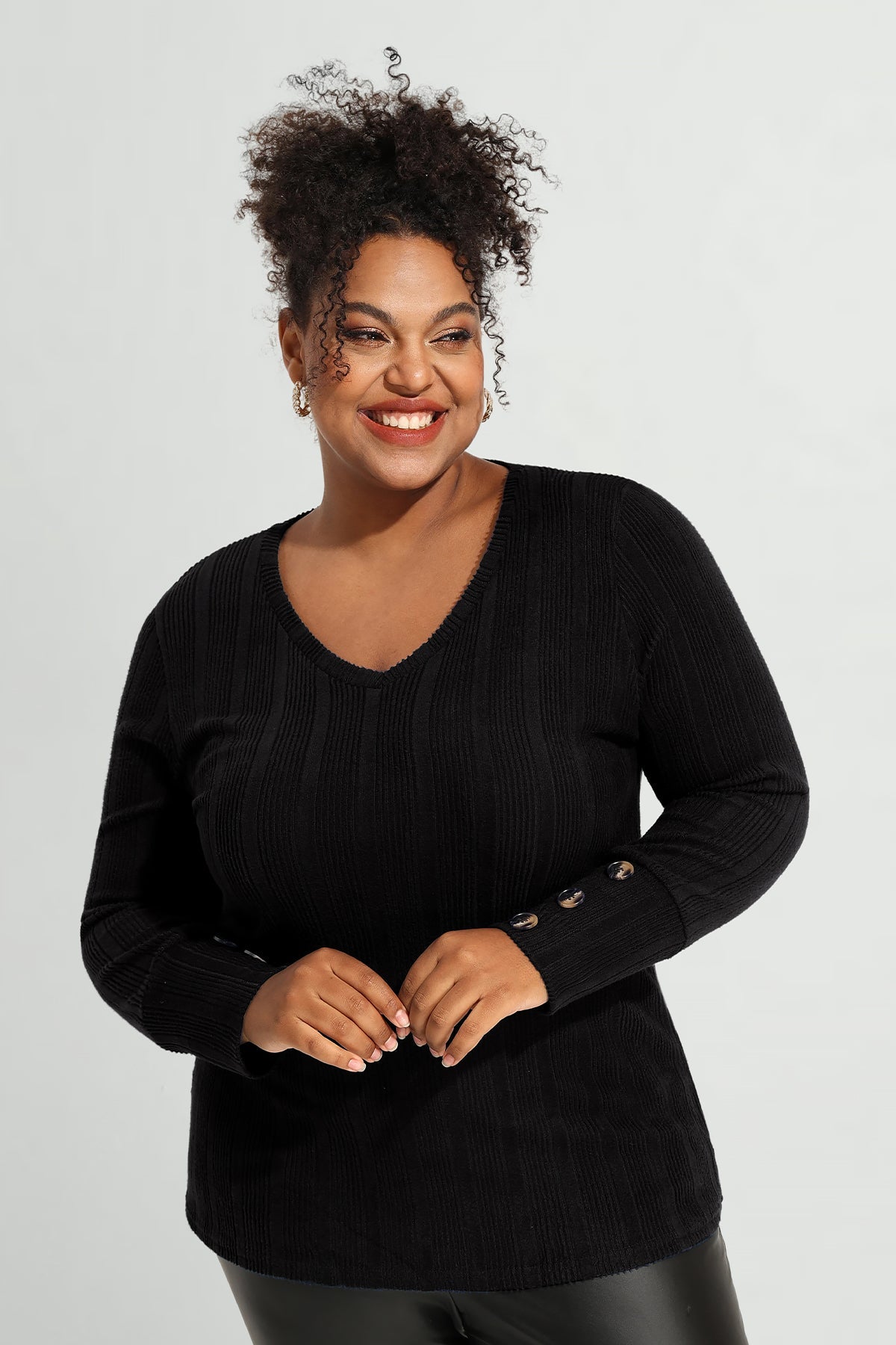 Plain Triple Button U-neckline Long Sleeve T-Shirt