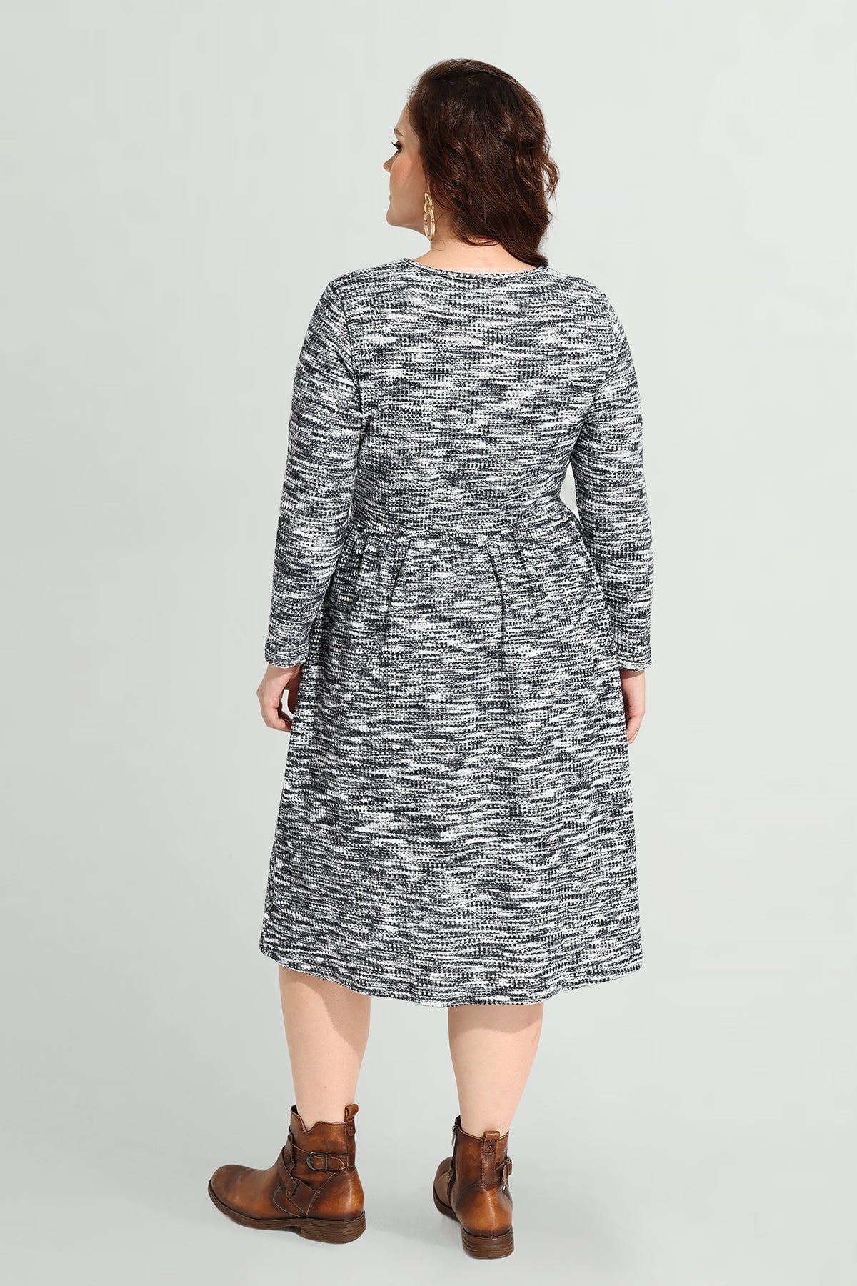 Ritera Pocket Elastic Waist Pleated Midi Dress