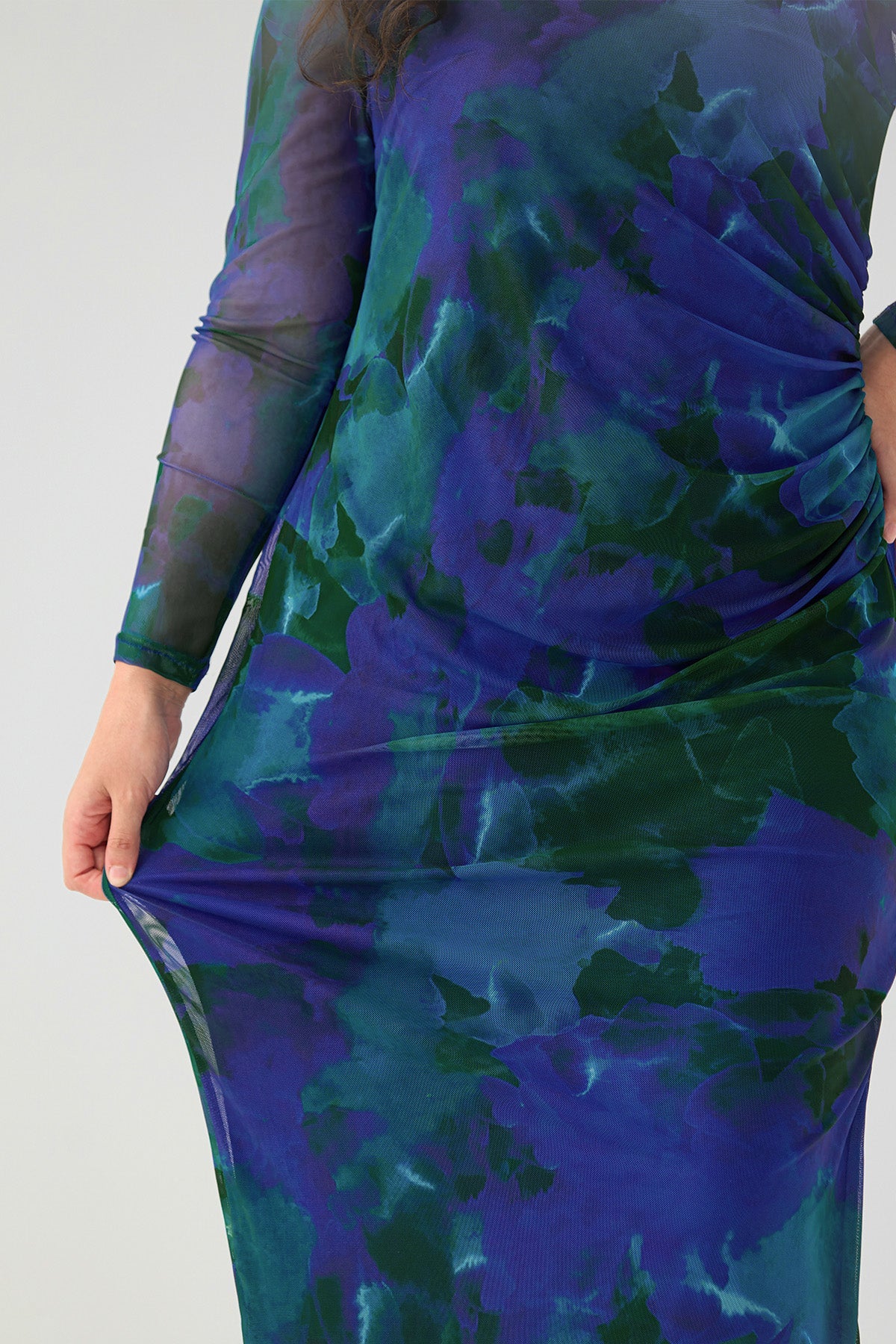 Ritera Plaid Ruched Chic Bodycon Cocktail Midi Dress