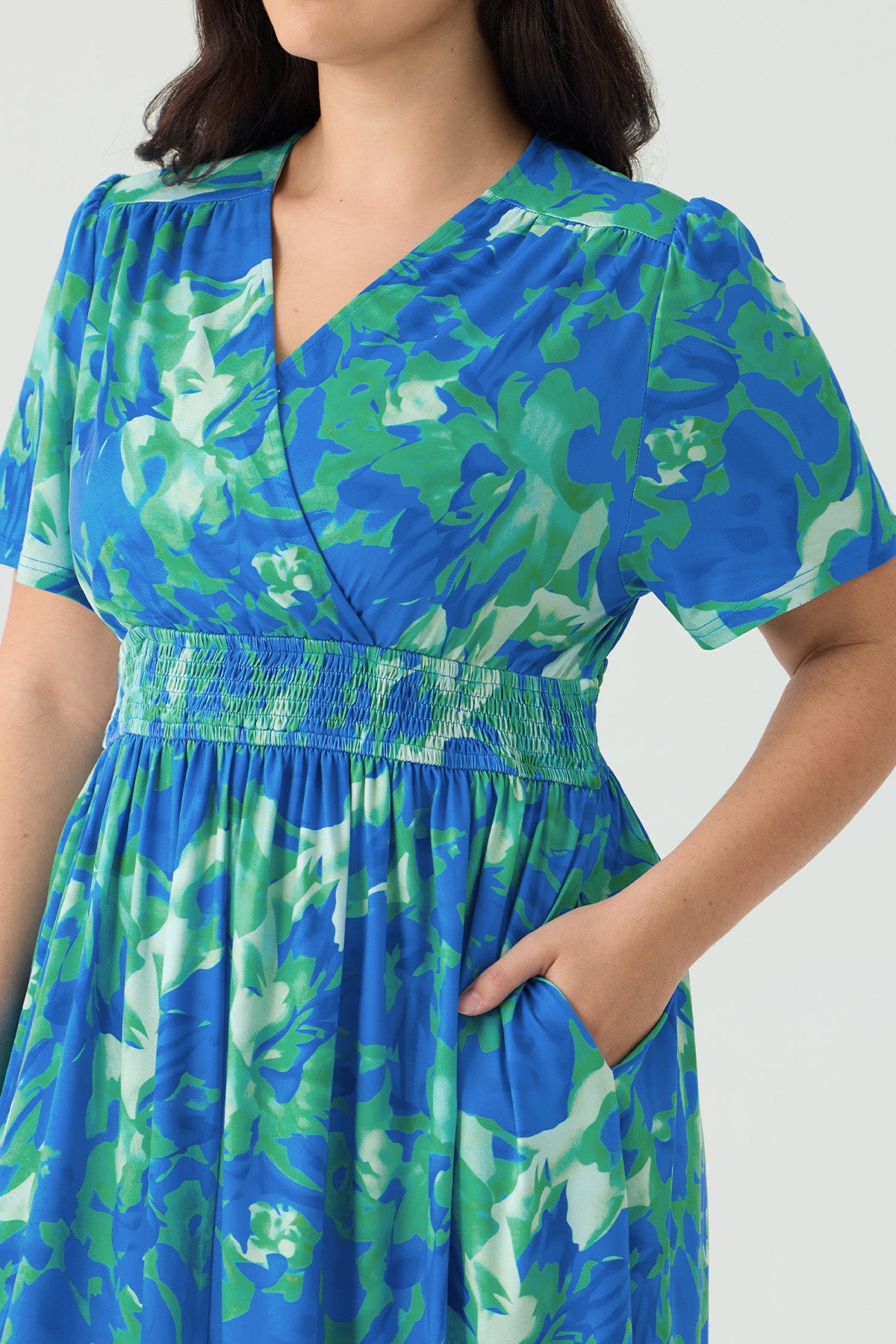 Ritera Pockets Smocked Waist Floral Print A-line Maxi Dress