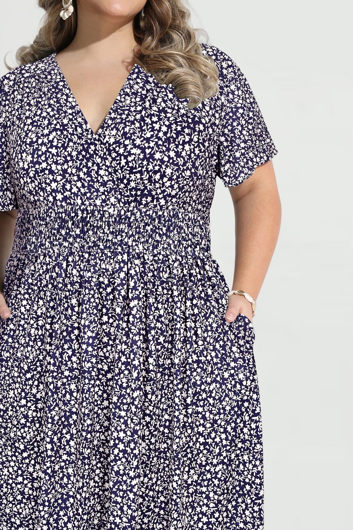 Ritera Pockets Elasticated Waist Floral A-line Maxi Dress