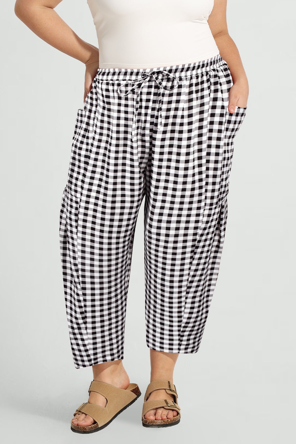 Ritera Pockets Gingham Drawstring Cropped Pants