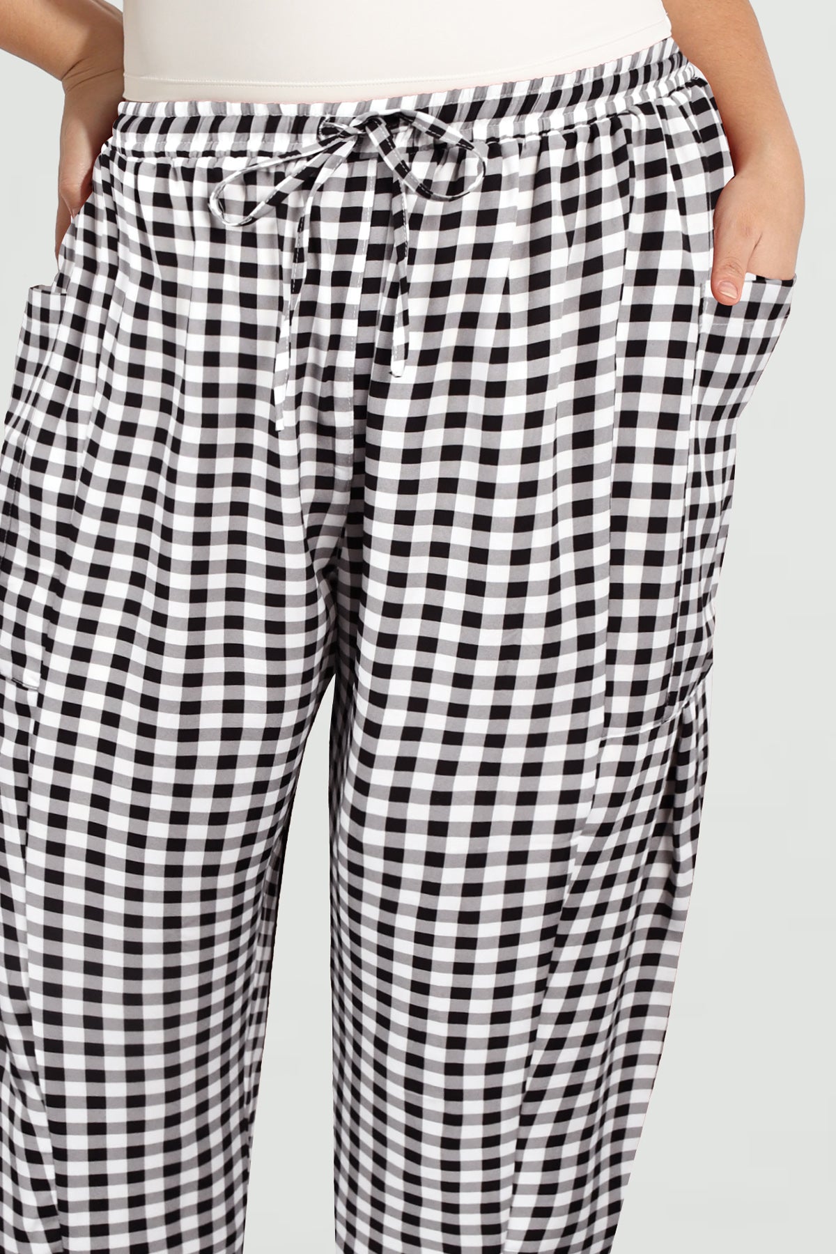 Ritera Pockets Gingham Drawstring Cropped Pants