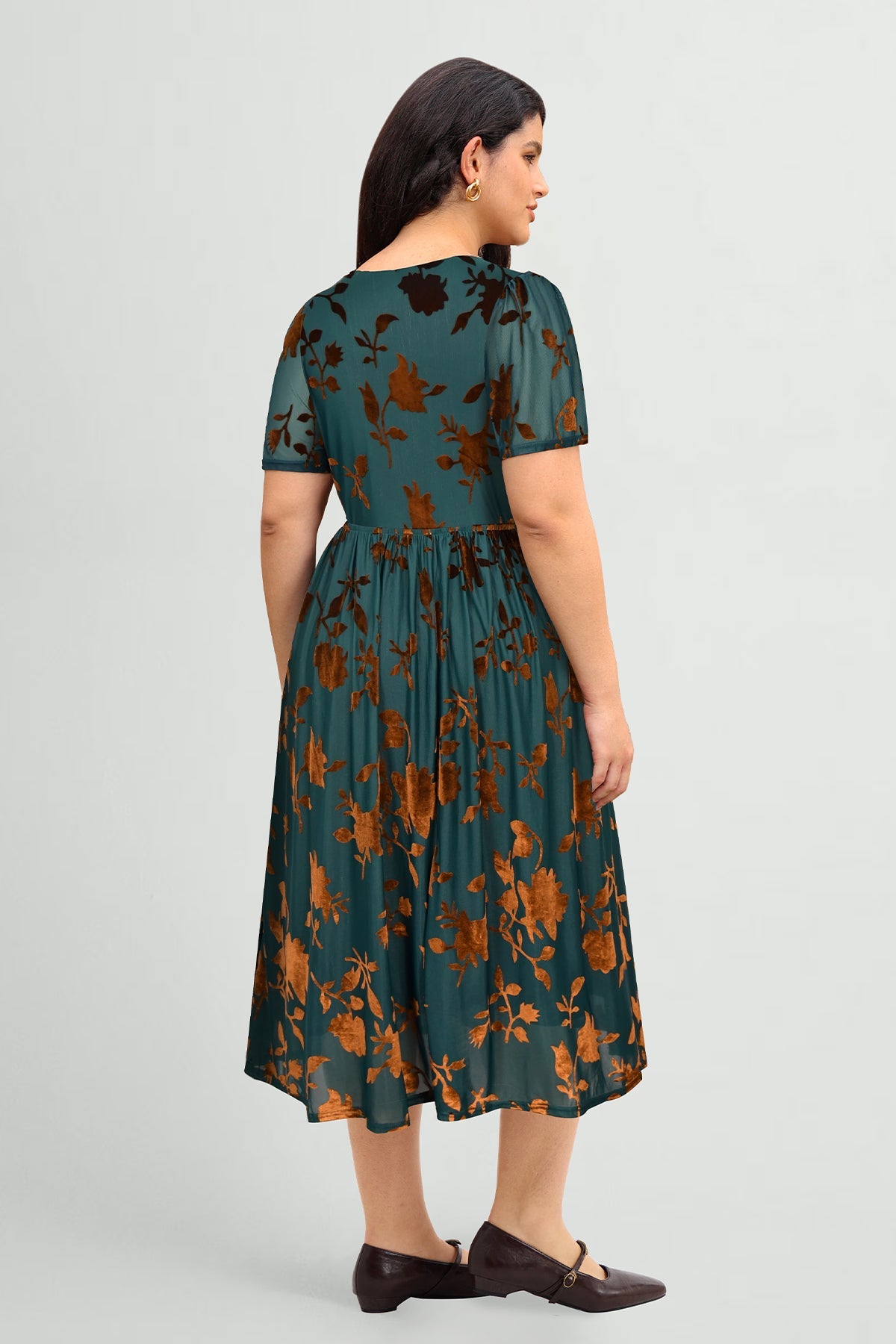 Ritera Pockets Notched V-Neck Floral-Print Midi Dress