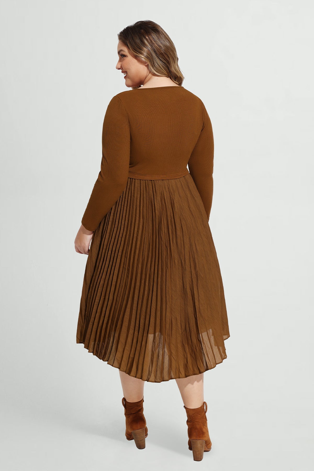 Ritera Solid Mesh Crew Neck Pleated Midi Dress