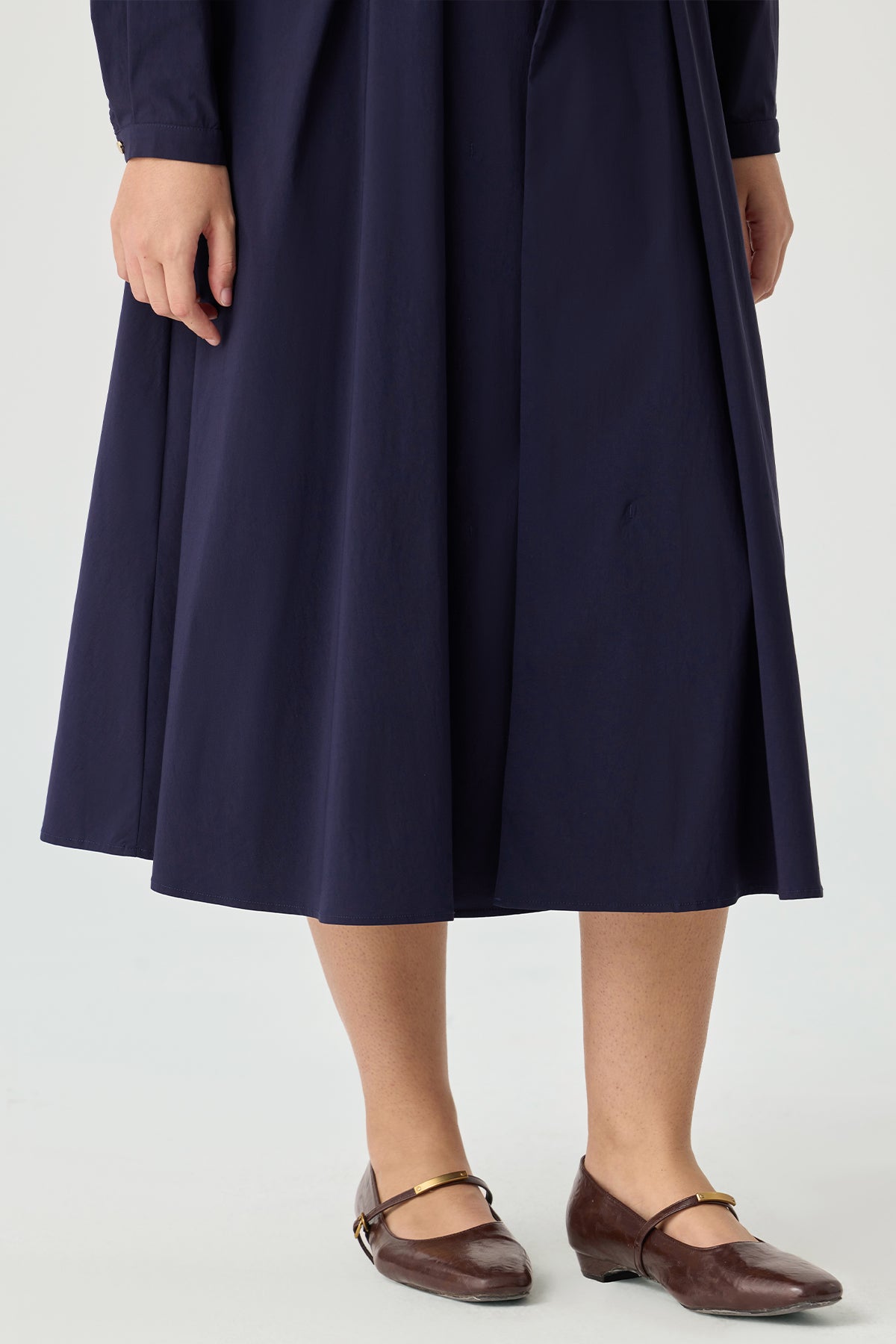 Ritera Elegant V-Neck Pleated A-Line Midi Dress with Heart Brooch