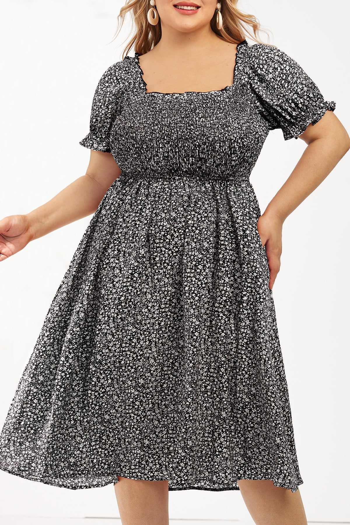Disty Floral Square Neck Puff Sleeves Midi Dress