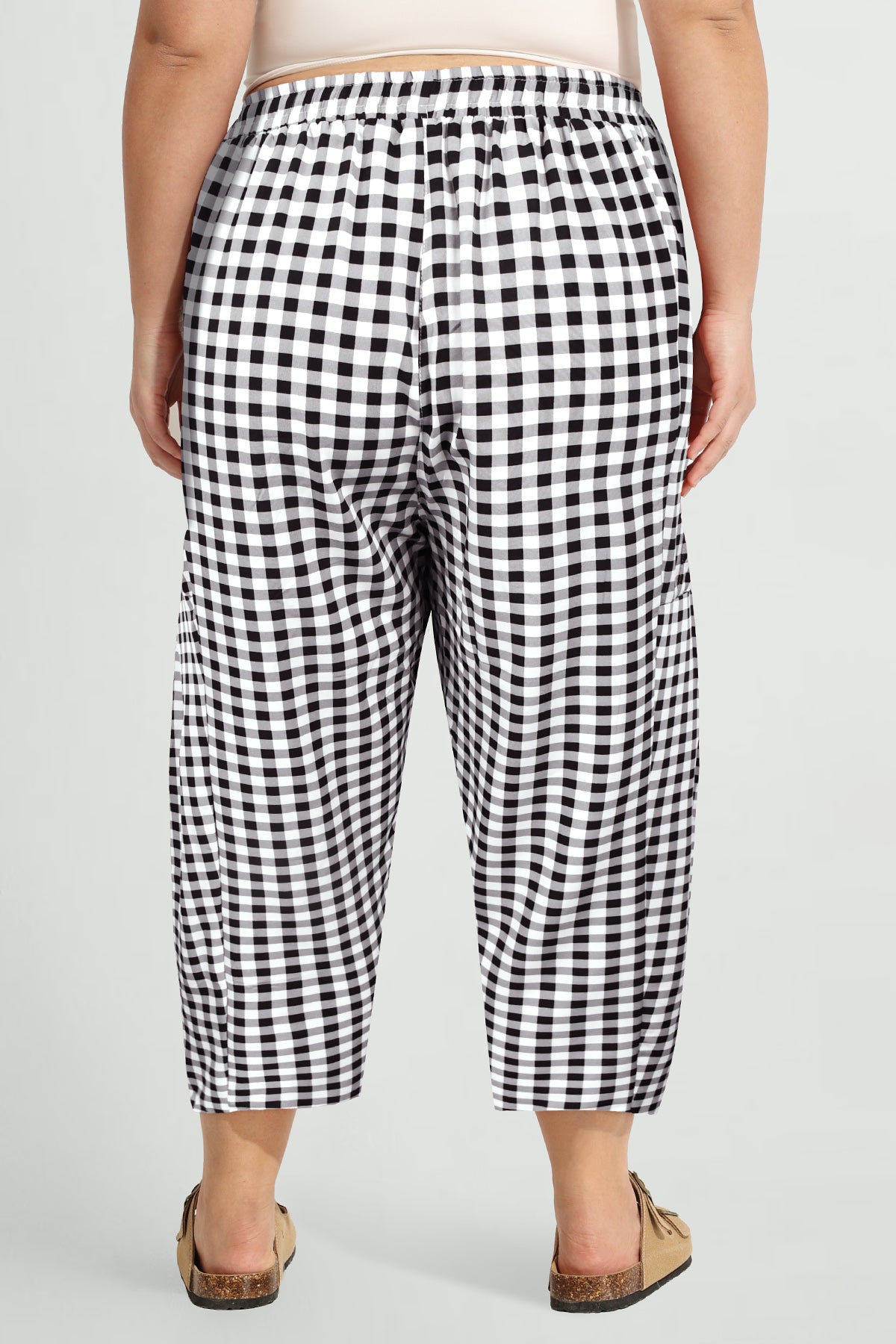 Ritera Pockets Gingham Drawstring Cropped Pants