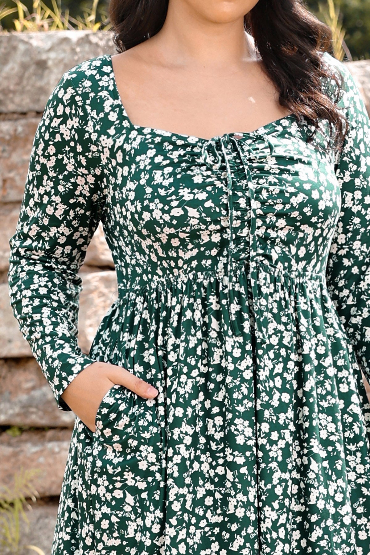 Ritera Pockets Floral Print Sweetheart Tie-Front Midi Dress