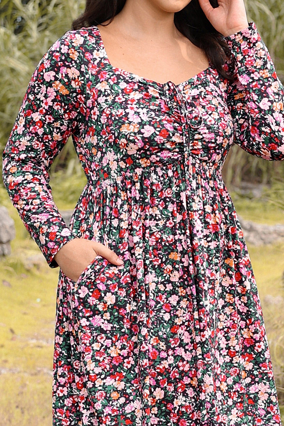 Ritera Pockets Floral Print Sweetheart Tie-Front Midi Dress