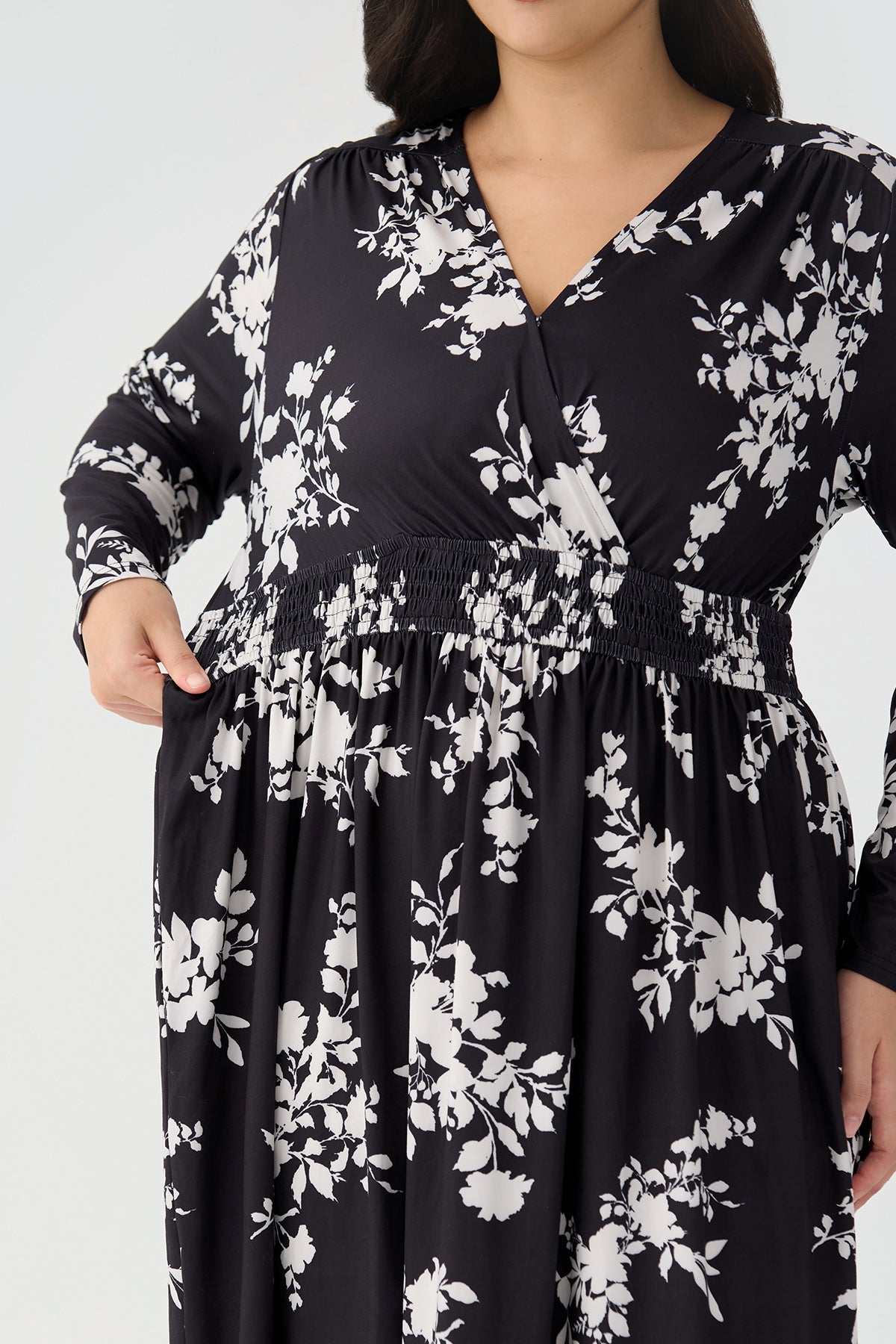 Ritera Pockets Floral Tartan Plaid Smocked Waist Midi Dress