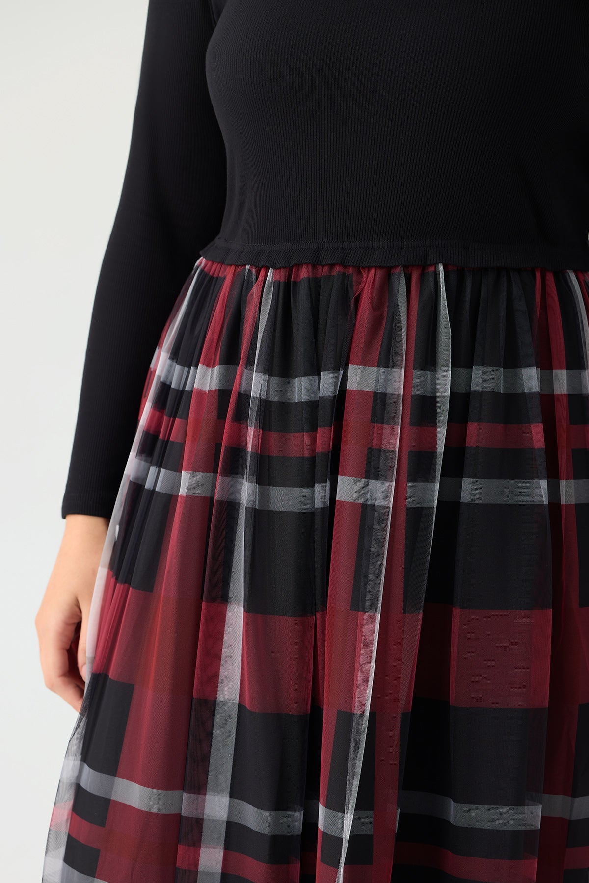 Ritera Colorblock Plaid Tulle Crew Neck Midi Dress