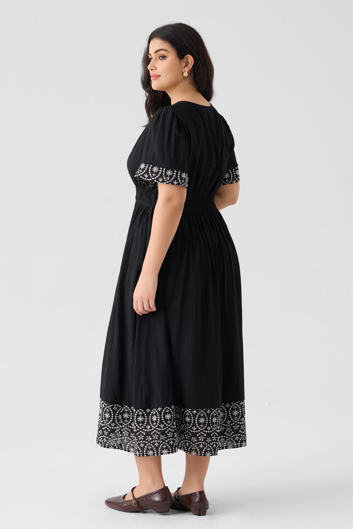 Pockets Elastic Waist Boho Embroidered Midi Dress